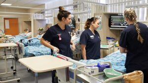 بهیاری و کمک پرستاری