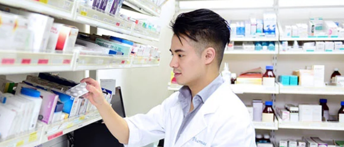 مهم ترین عوامل تاثیرگذار بر حقوق تکنسین داروخانه در سال ۱۴۰۴